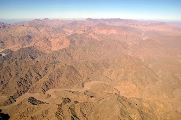 Vista aérea deserto e montain — Fotografia de Stock