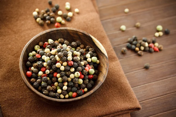 Renkli gökkuşağı karabiber — Stok fotoğraf