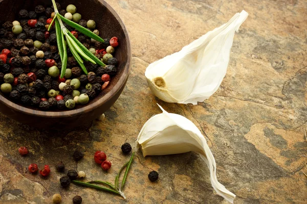 Peppercorn and Garlic — Stock Photo, Image