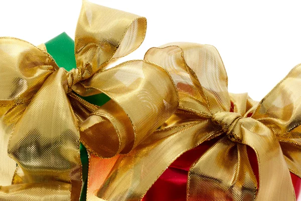 Красные и зеленые коробки подарков — стоковое фото