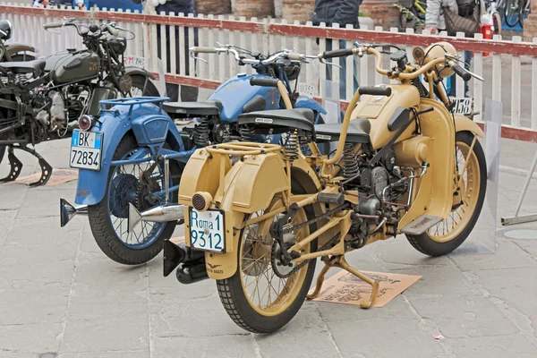 Eski moto guzzi — Stok fotoğraf