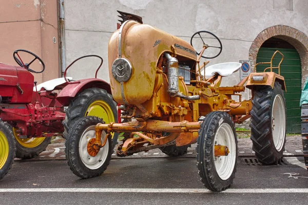 Gamla traktor porsche — Stockfoto