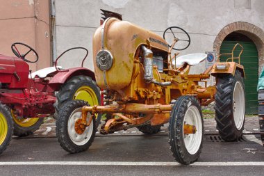 Old tractor Porsche clipart