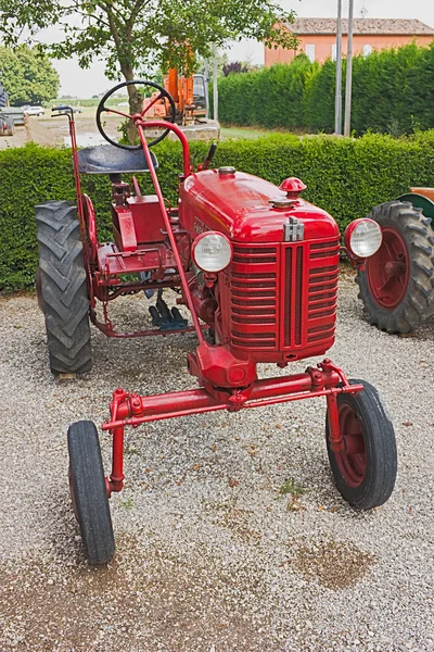 Παλιά farmall τρακτέρ — Φωτογραφία Αρχείου