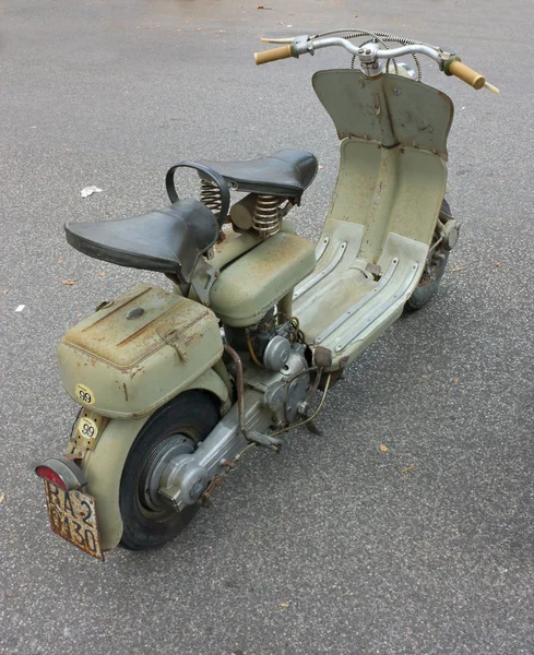 Antiguo scooter italiano — Foto de Stock