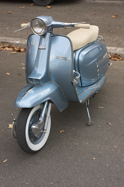 Vintage Italiaanse scooter — Stockfoto