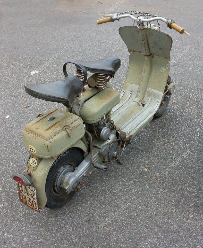 Old italian scooter – Stock Photo ermess