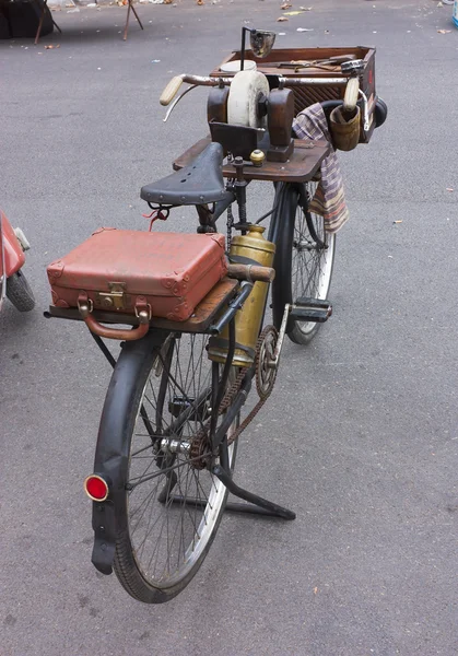 刀磨床的自行车 — 图库照片