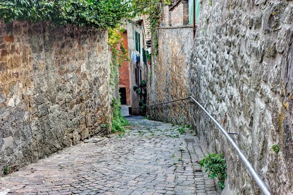 Oude steegje in Toscane — Stockfoto