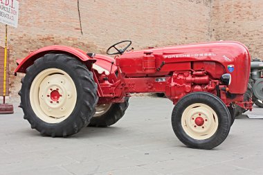 Old tractor Porsche clipart