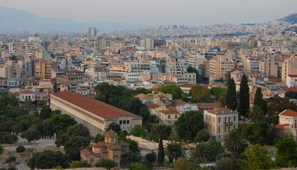 Stadsgezicht van Athene in Griekenland vanaf de heuvel van de Akropolis. — Stockfoto