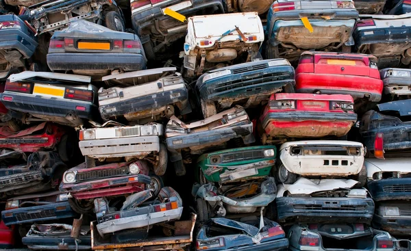 Rottami di automobili per il riciclaggio — Foto Stock