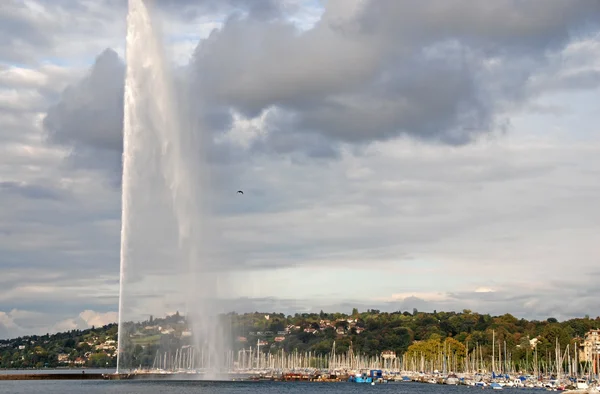 Lago di Ginevra famosa fontana — Foto Stock