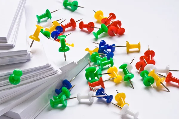 Push pins and paper — Stock Photo, Image