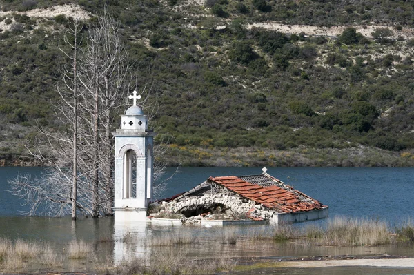 放棄された浸水教会 — ストック写真