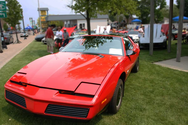 Kırmızı corvette