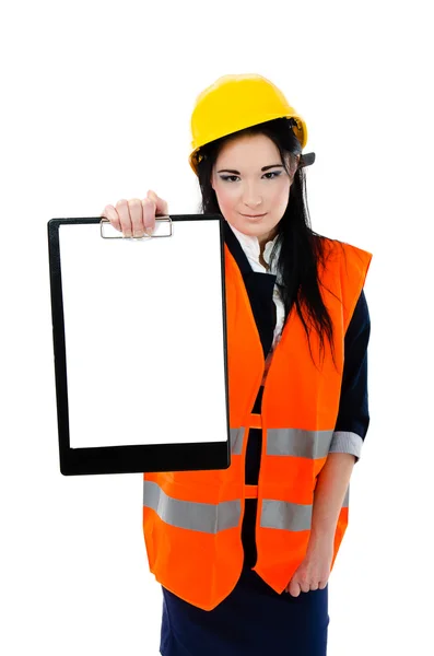 Женщина-инженер держит планшет — стоковое фото
