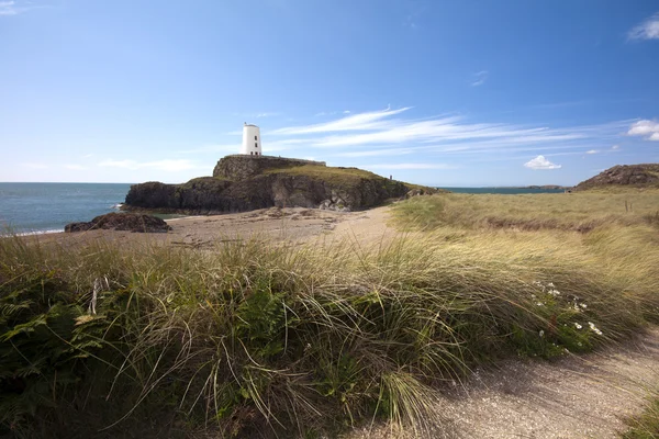 Eski deniz feneri llanddwyn Adası, anglesey — Stok fotoğraf