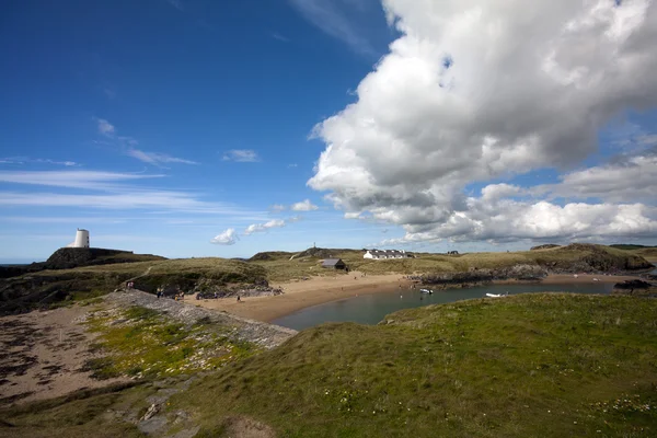 Pohled přes llanddwyn ostrov anglesey — Stock fotografie