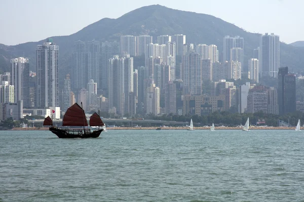 Trödel auf dem Victoria-Hafen in Hongkong — Stockfoto