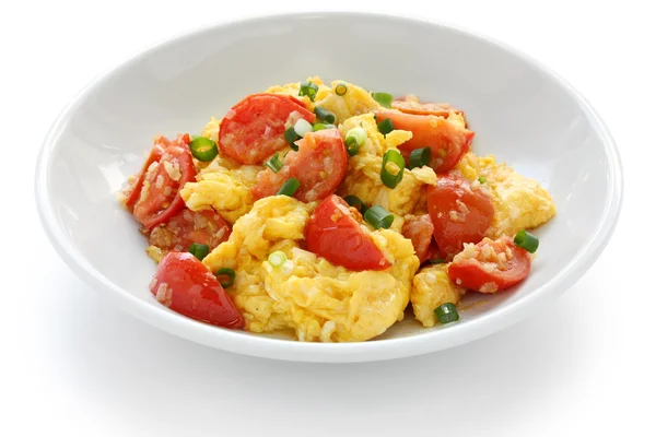 Scrambled eggs with tomatoes — Stock Photo, Image