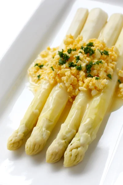 White asparagus flemish style — Stock Photo, Image