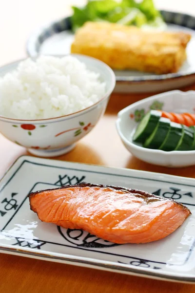 Типичное японское изображение завтрака — стоковое фото