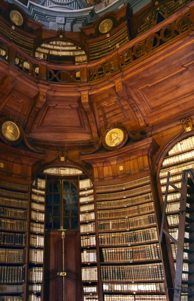 Archdiocesan biblioteket i lyceum Eger — Stockfoto