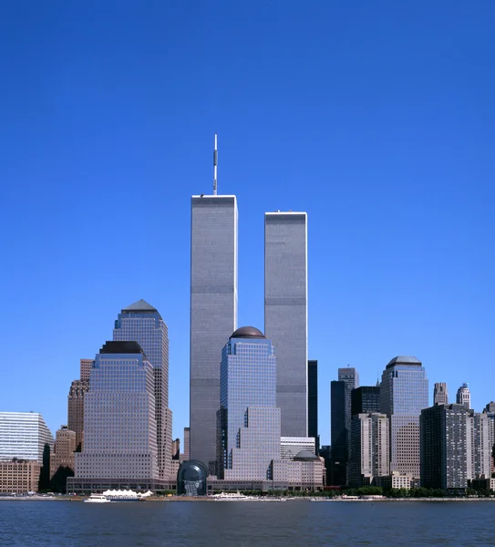 Нью-Йорк Skyline з вежами-близнюками Ліцензійні Стокові Фото