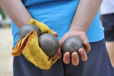 Jeu de boules oynuyorum.