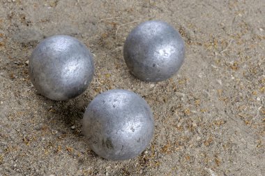 Jeu de boules oynuyorum.