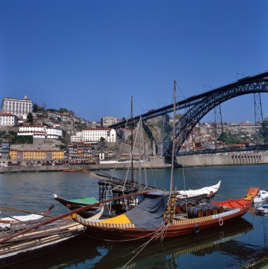 Dom Luis 1 Bridge in Porto, Portugal clipart