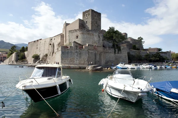 Collioure, hamnen och slottet — Stockfoto