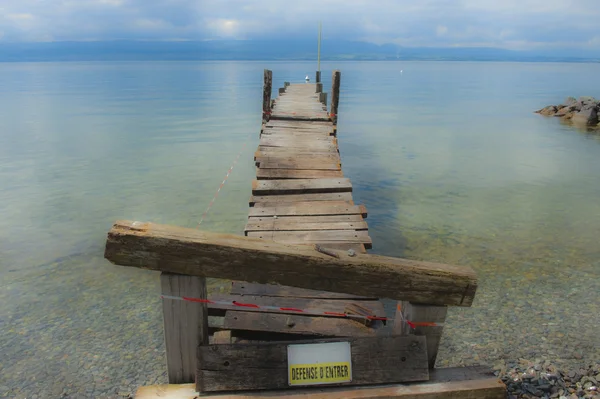Muelle de aterrizaje en el lago Geneva — Foto de Stock