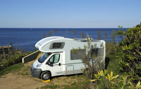 Mobil deniz kenarında ev — Stok fotoğraf