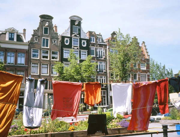 Alte häuser in amsterdam — Stockfoto
