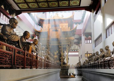 Hall with statues at Lingyin Temple clipart