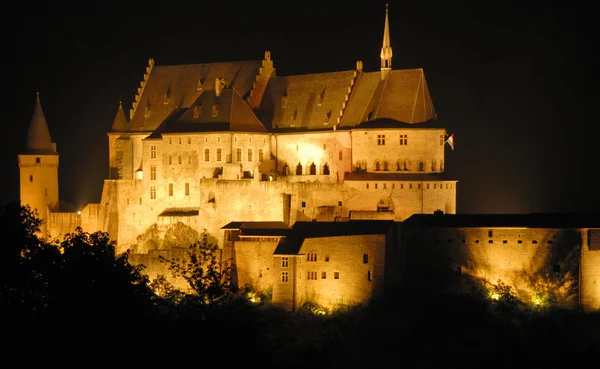 O velho castelo de Vianden no Luxemburgo, Europa — Fotografia de Stock