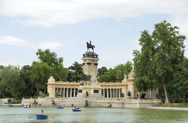 Parque Retiro em Madrid, Espanha — Fotografia de Stock