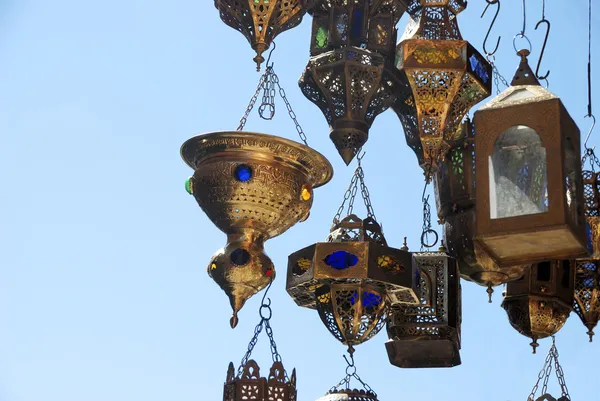 Bir mağazada marrakesh Fas lambalar — Stok fotoğraf