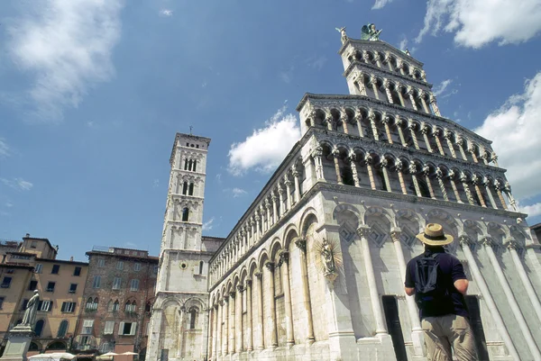 Basilica of San Michele in Forochurch in Lucca — Stock Photo, Image