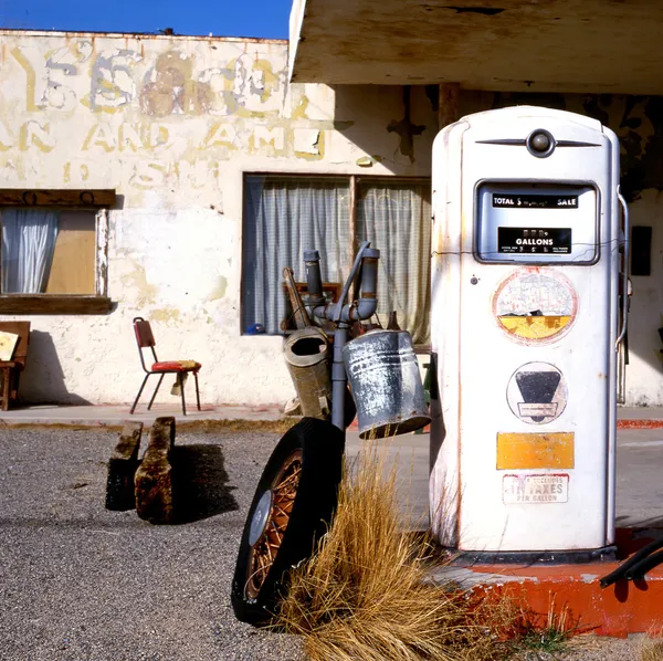 Antigua gasolinera — Foto de Stock