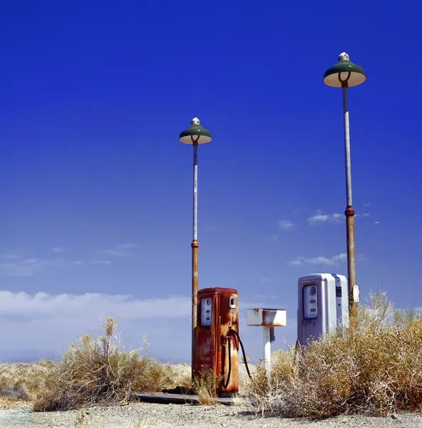 Oude gas station — Stockfoto