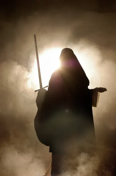 Появление арабской женщины с мечом в руке . Стоковое Изображение