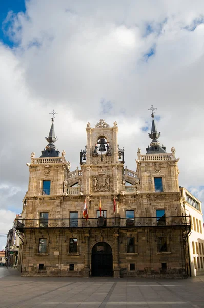 アストルガの市庁舎。スペイン — ストック写真
