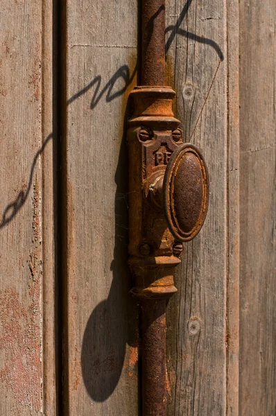 Metallic Grungy Lock Griff Detail. — Stockfoto