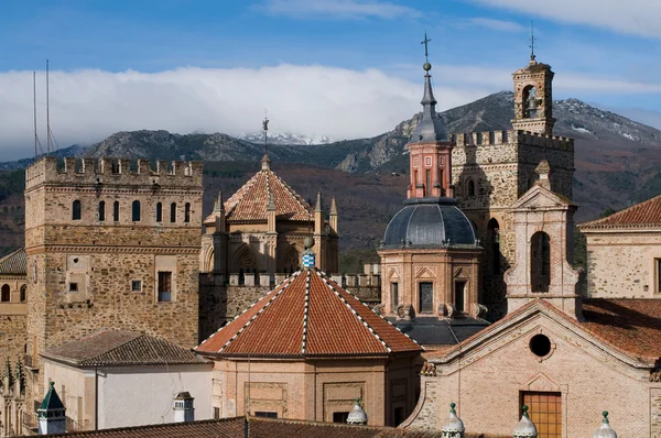 Kraliyet Manastırı santa Maria guadalupe de. Caceres, İspanya — Stok fotoğraf