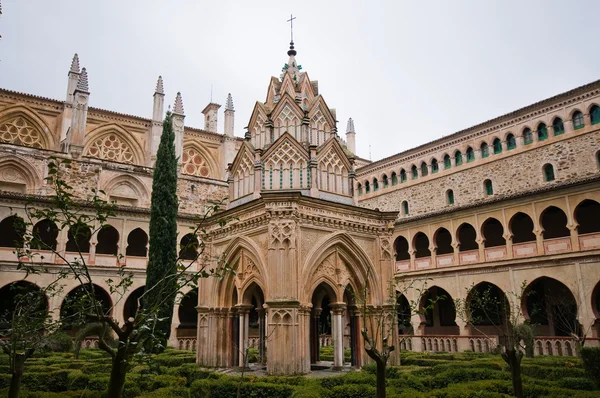 王立修道院サンタマリア デ グァダルーベ。カセレス, スペイン — ストック写真