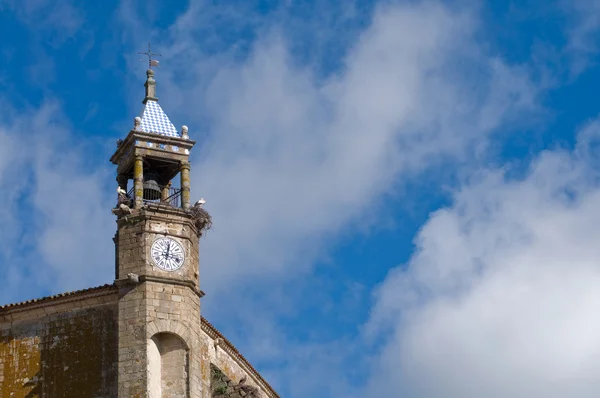 Kostel svatého Martina v starosta náměstí trujillo. Caceres, Španělsko. (zvonice) — Stock fotografie