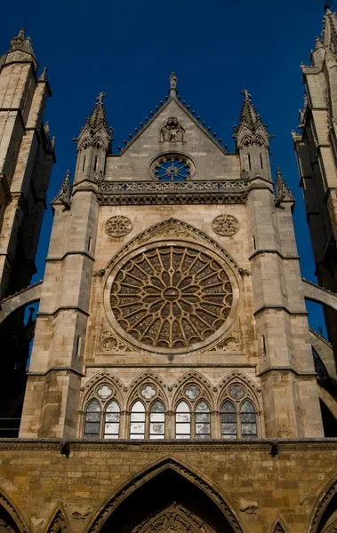 Katedrála leon ve Španělsku — Stock fotografie